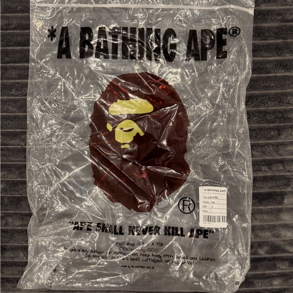 BAPE Men’s Red Shark Camo Shorts - Picture 4 of 4